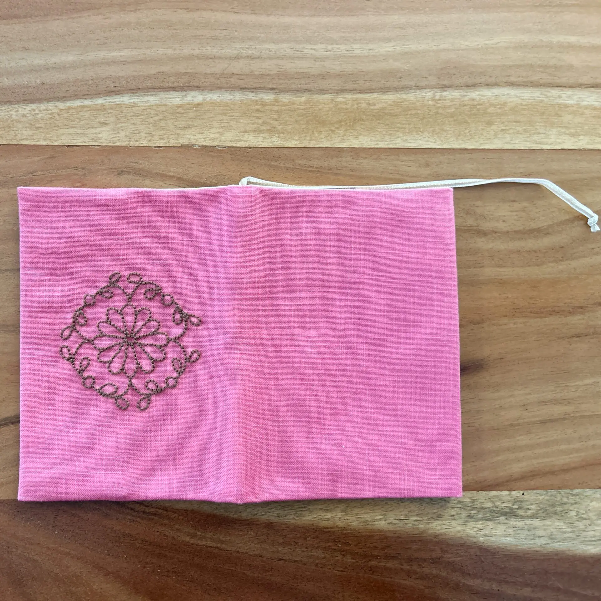 ブックカバー：文庫本サイズ：フラワーのモチーフ：ピンク：11